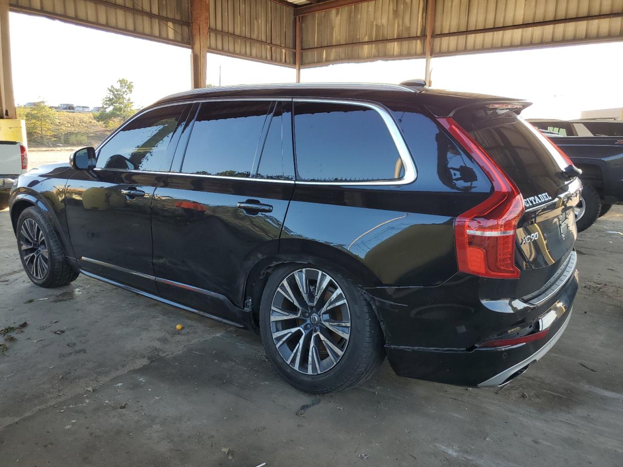2021 Volvo XC90 - Image 2