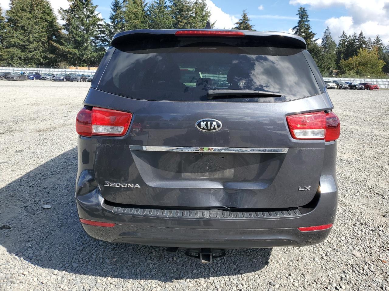 KNDMB5C14H6218917 2017 Kia Sedona Lx