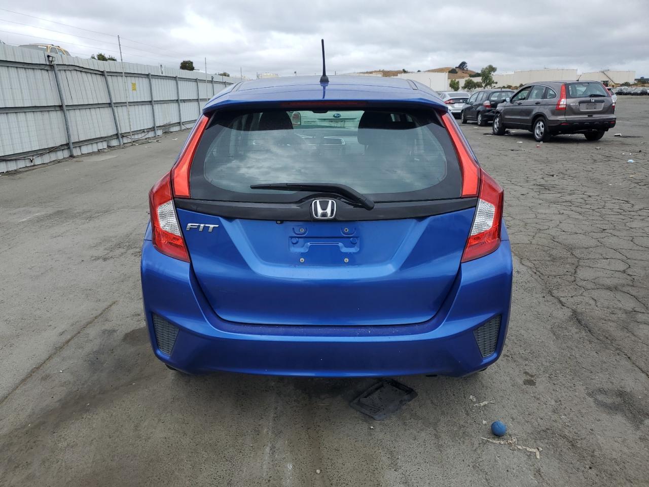 3HGGK5H5XFM748428 2015 Honda Fit Lx