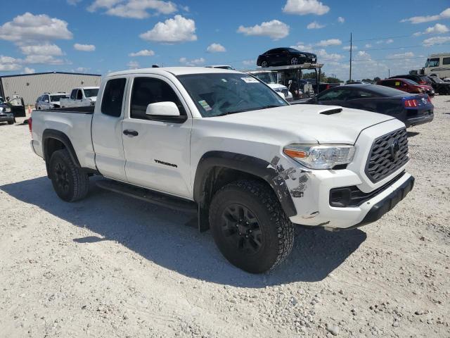  TOYOTA TACOMA 2017 Белы