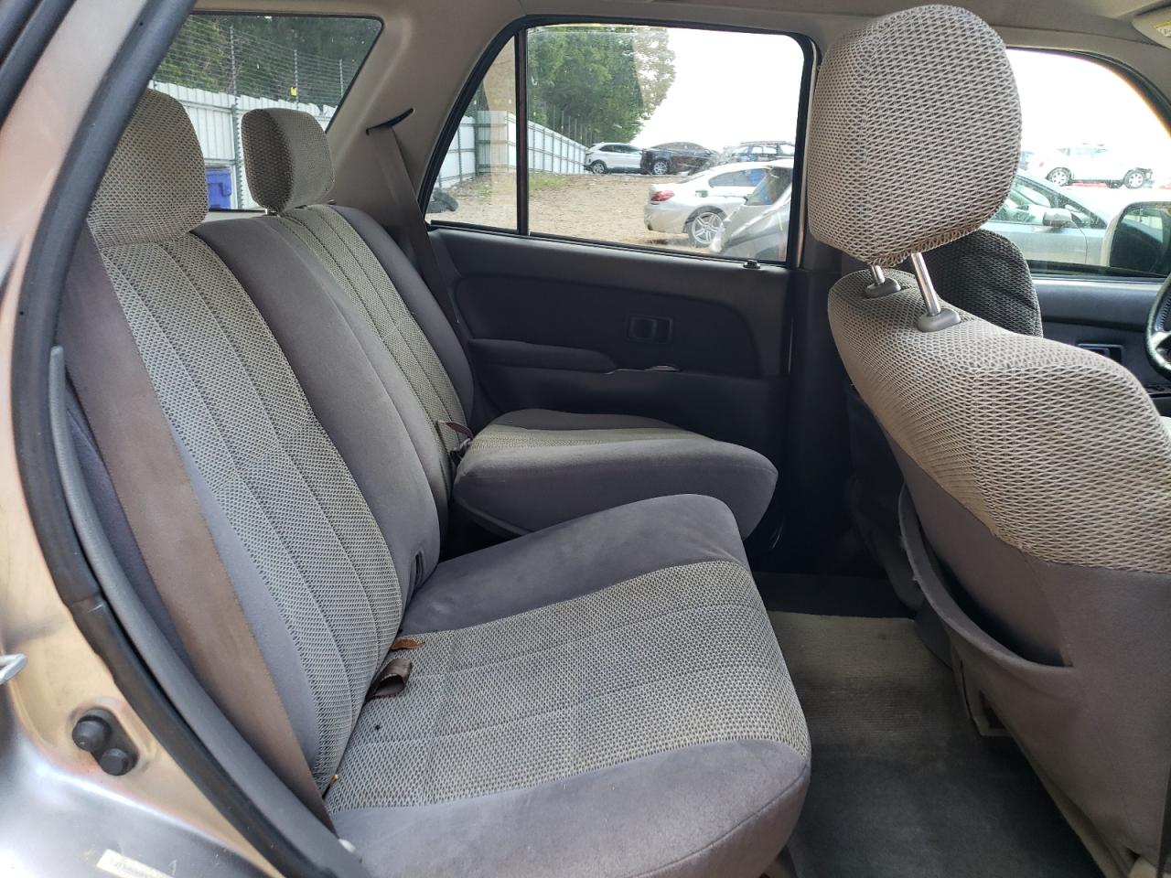 2002 Toyota 4Runner - Image 12