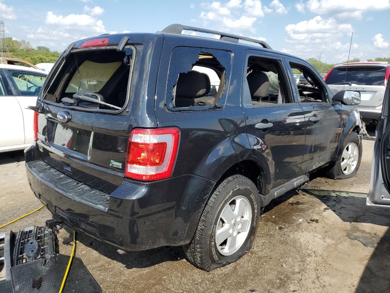 2011 Ford Escape - Image 3