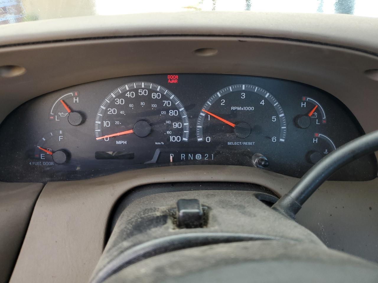 1FTRF17W5YNC02028 2000 Ford F150