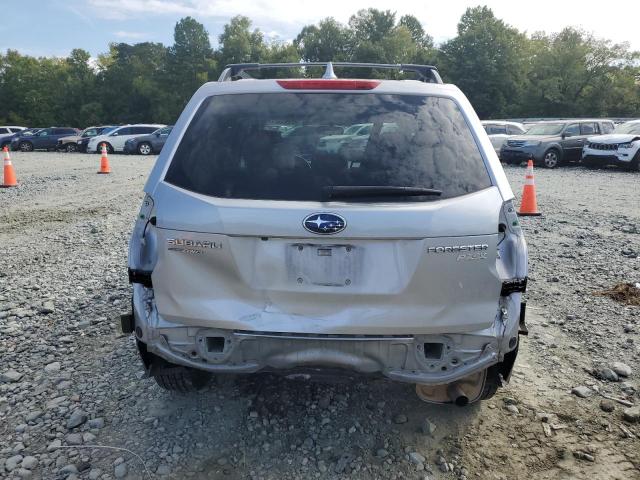  SUBARU FORESTER 2016 Серебристый