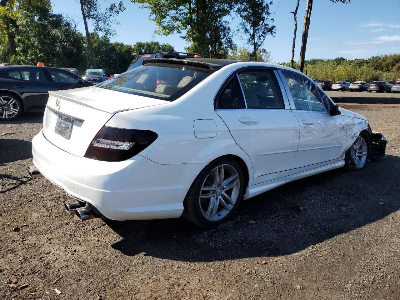 VIN WDDGF8AB8DG121129 2013 MERCEDES-BENZ C-CLASS no.3