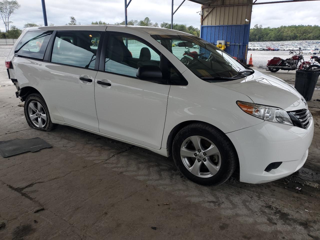 5TDZK3DC2FS593826 2015 Toyota Sienna