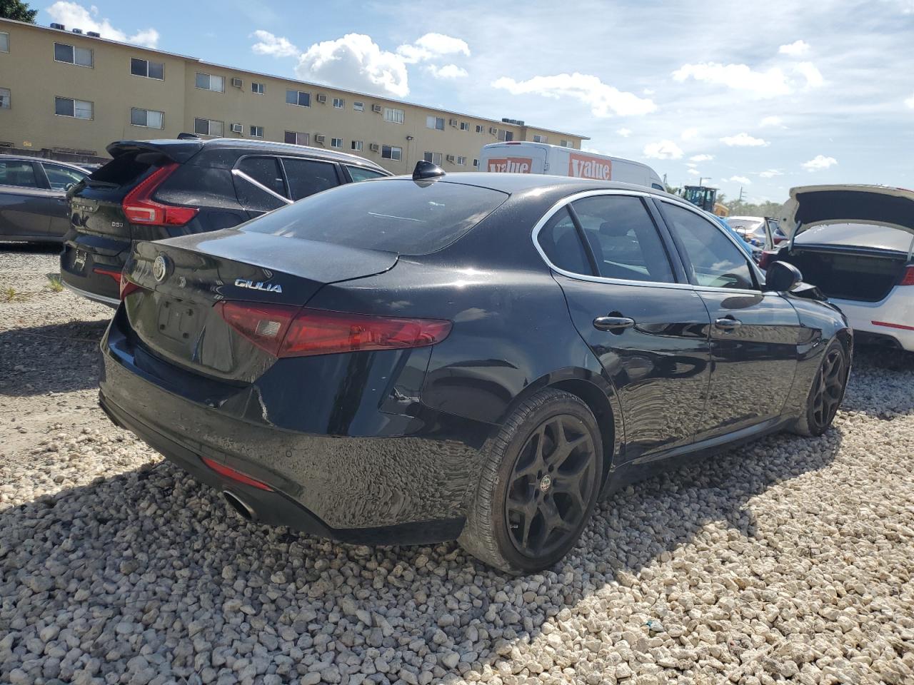 VIN ZARFAMAN4K7621704 2019 ALFA ROMEO GIULIA no.3