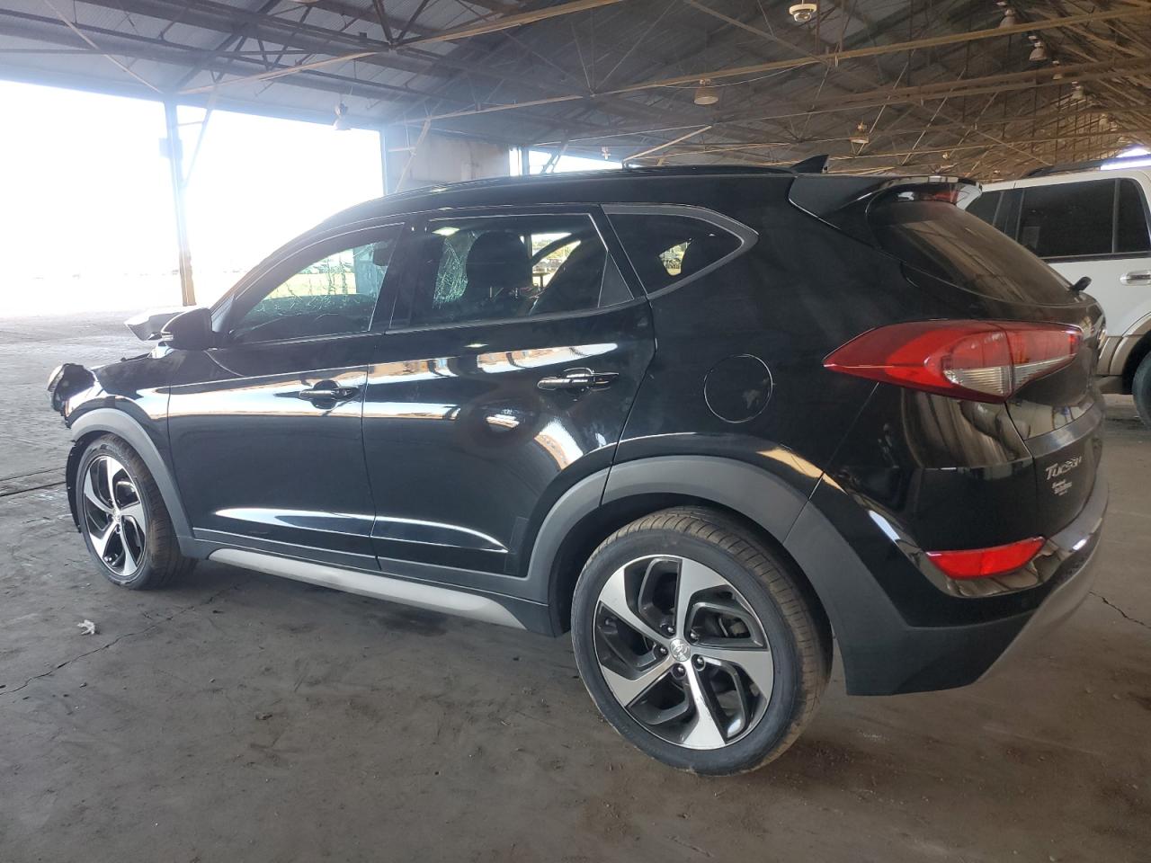 KM8J33A28JU787864 2018 HYUNDAI TUCSON - Image 2