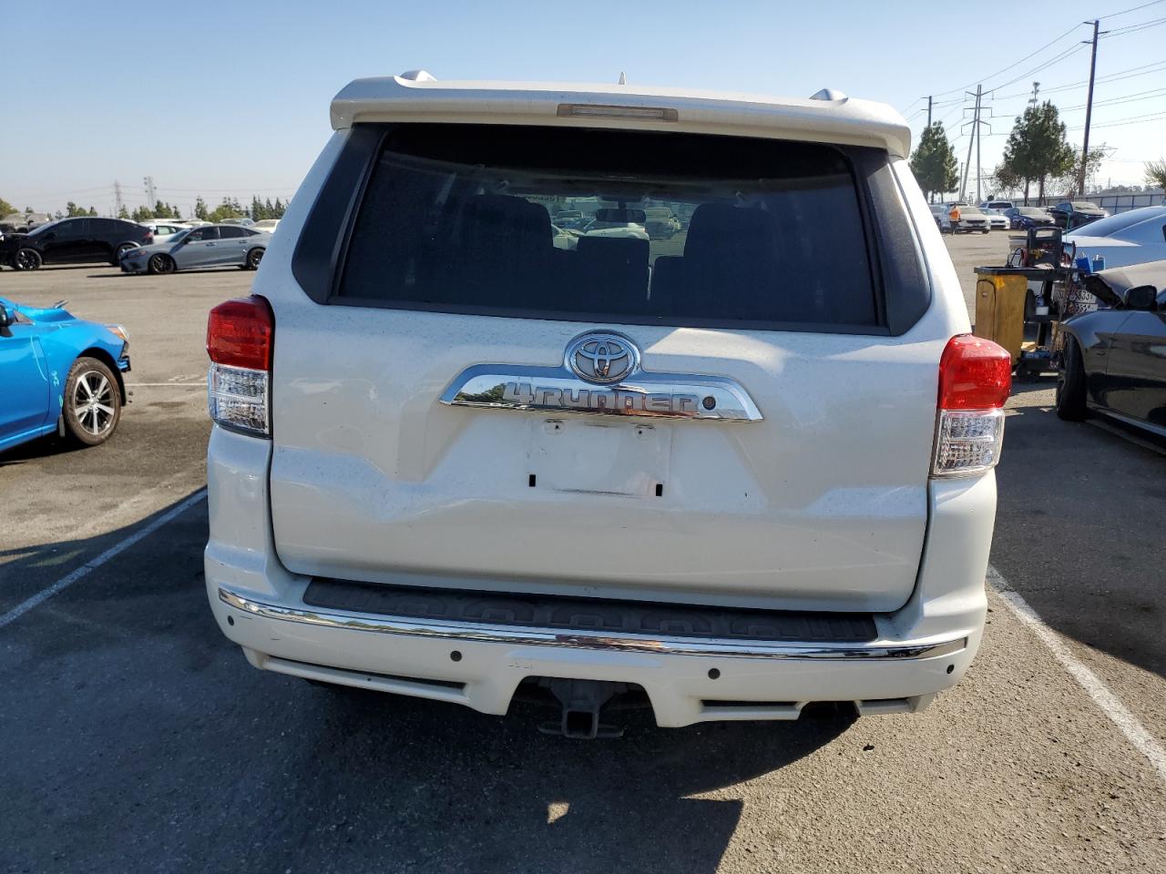 JTEZU5JR8B5030256 2011 Toyota 4Runner Sr5