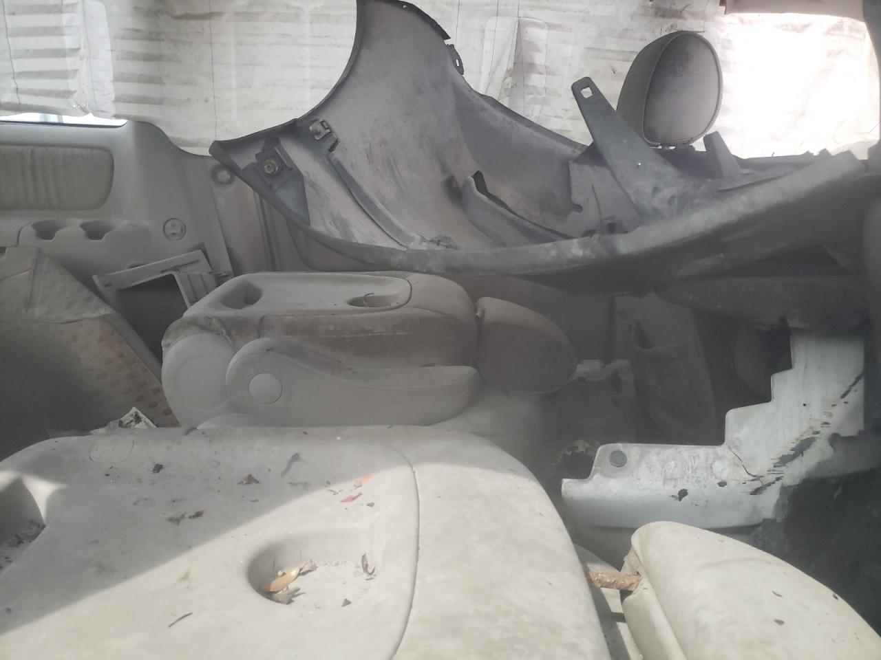 2005 Toyota Sienna - Image 11