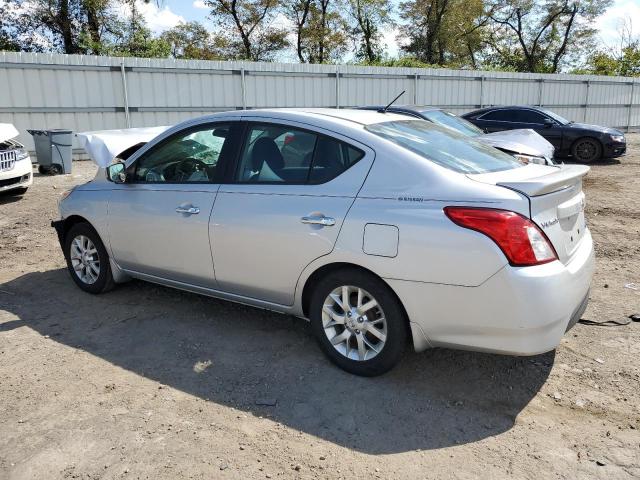  NISSAN VERSA 2016 Srebrny