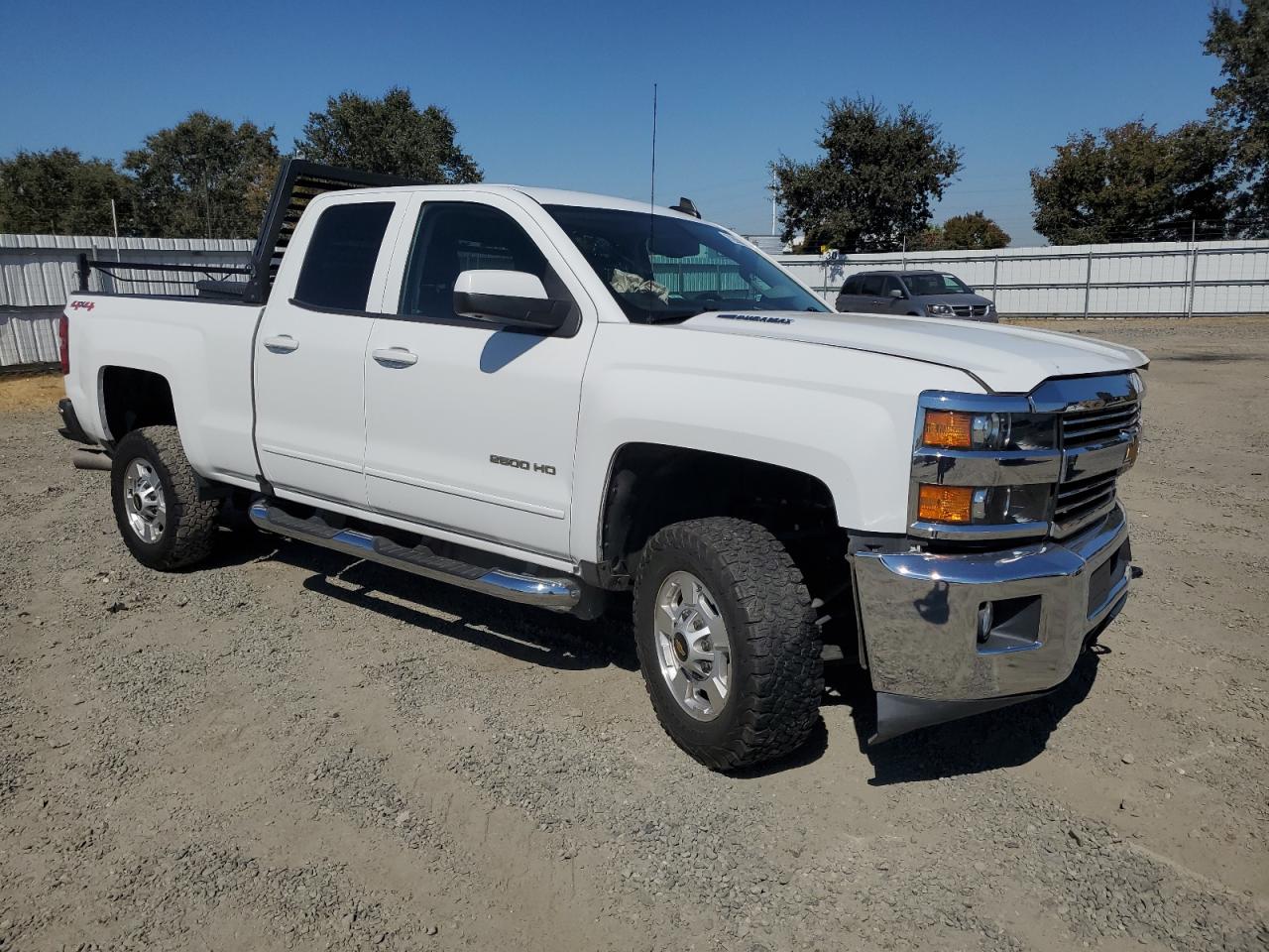 2016 Chevrolet Silverado - Image 4