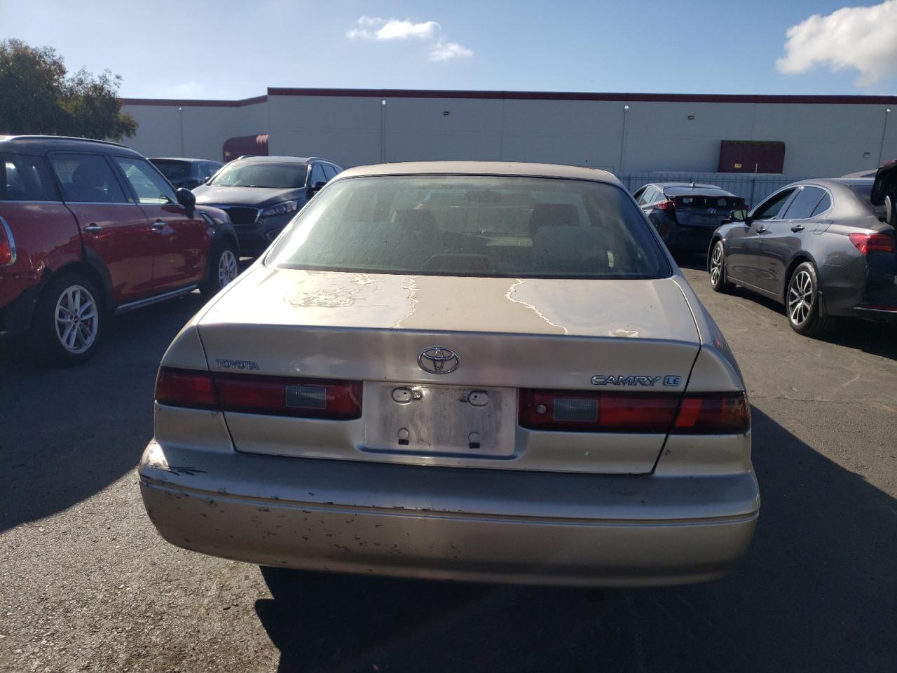 1999 Toyota Camry Le VIN: JT2BG22K2X0362106 Lot: 70902944