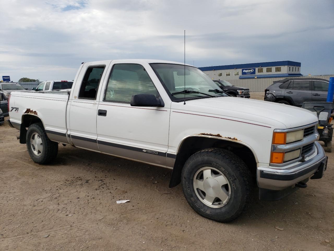 1997 Chevrolet Gmt-400 K1500 VIN: 2GCEK19R4V1244110 Lot: 71709354