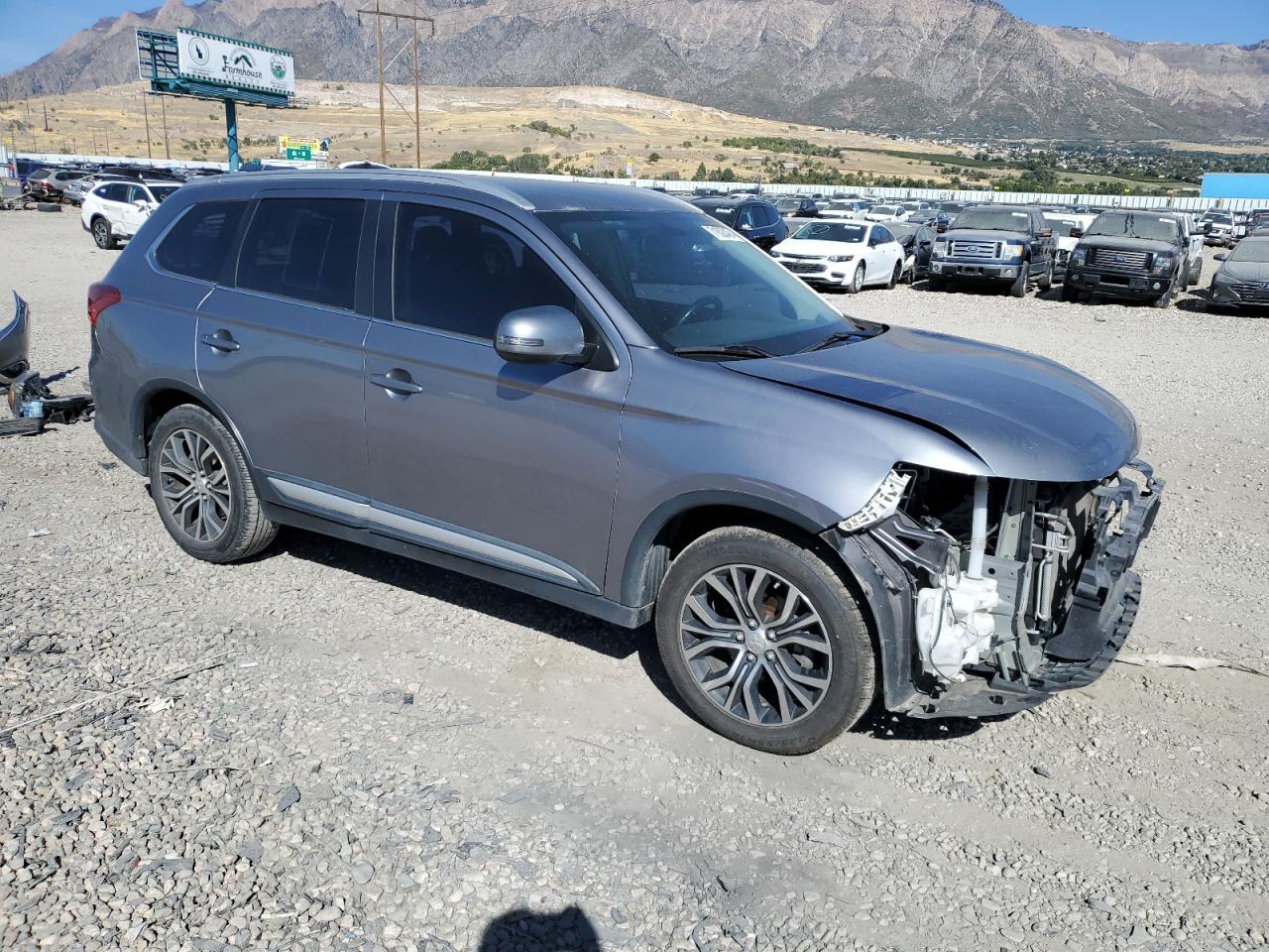 2017 Mitsubishi Outlander - Image 4