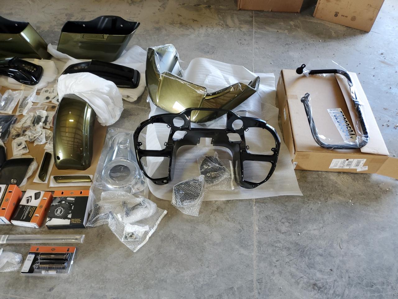 2017 Harley-Davidson Fltrxs Road Glide Special VIN: 1HD1KTC17HB650334 Lot: 73283594