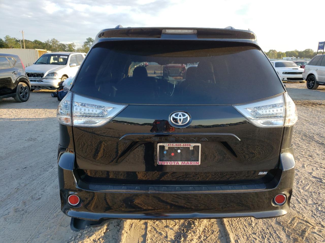 2017 Toyota Sienna - Image 6