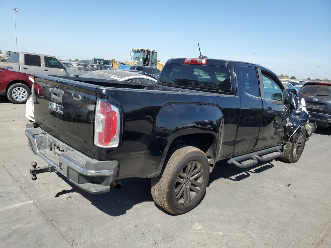 VIN 1GTH5CEN9J1209338 2018 GMC CANYON no.3