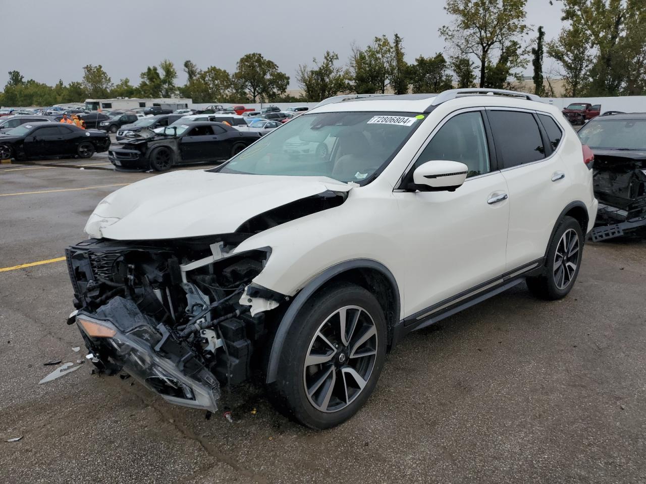 JN8AT2MV5JW324738 2018 NISSAN ROGUE - Image 1