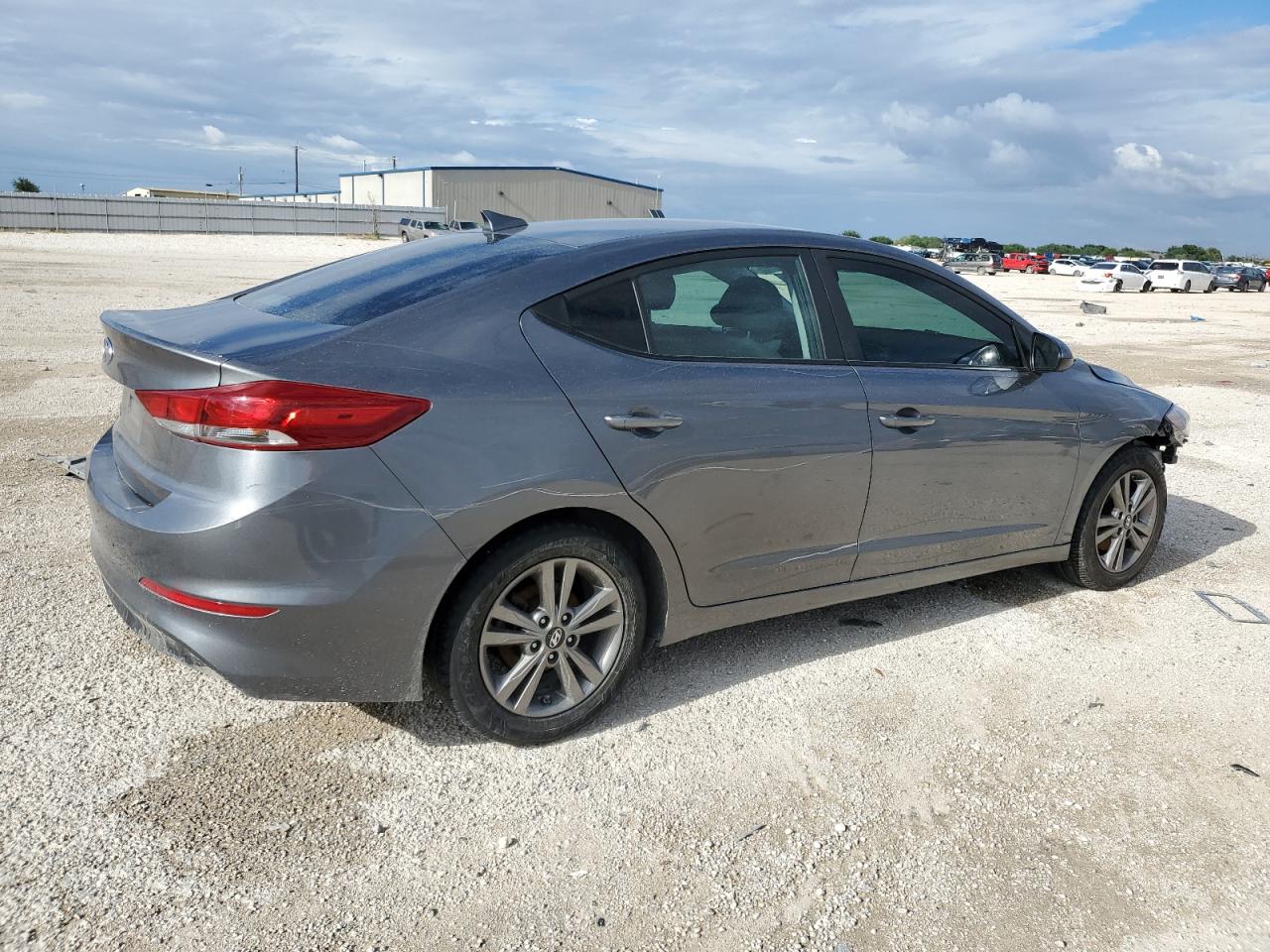 2018 Hyundai Elantra - Image 3