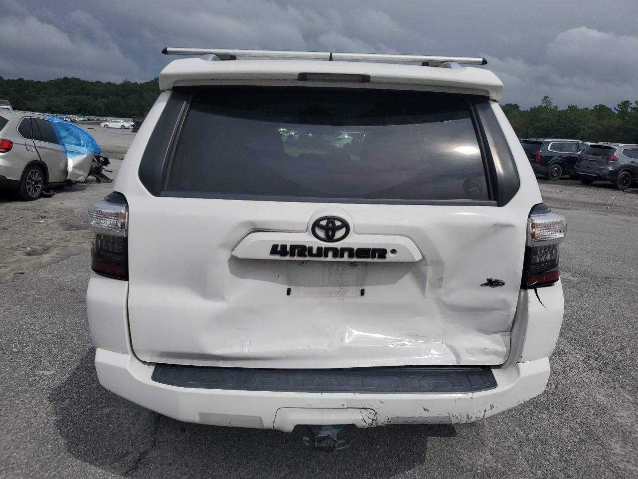 JTEZU5JR5H5160357 2017 Toyota 4Runner Sr5