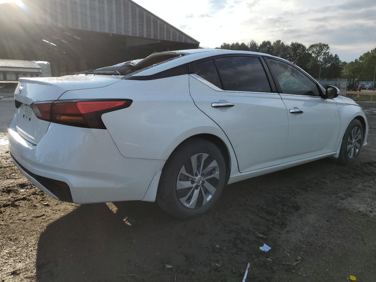 2019 Nissan Altima - Image 3