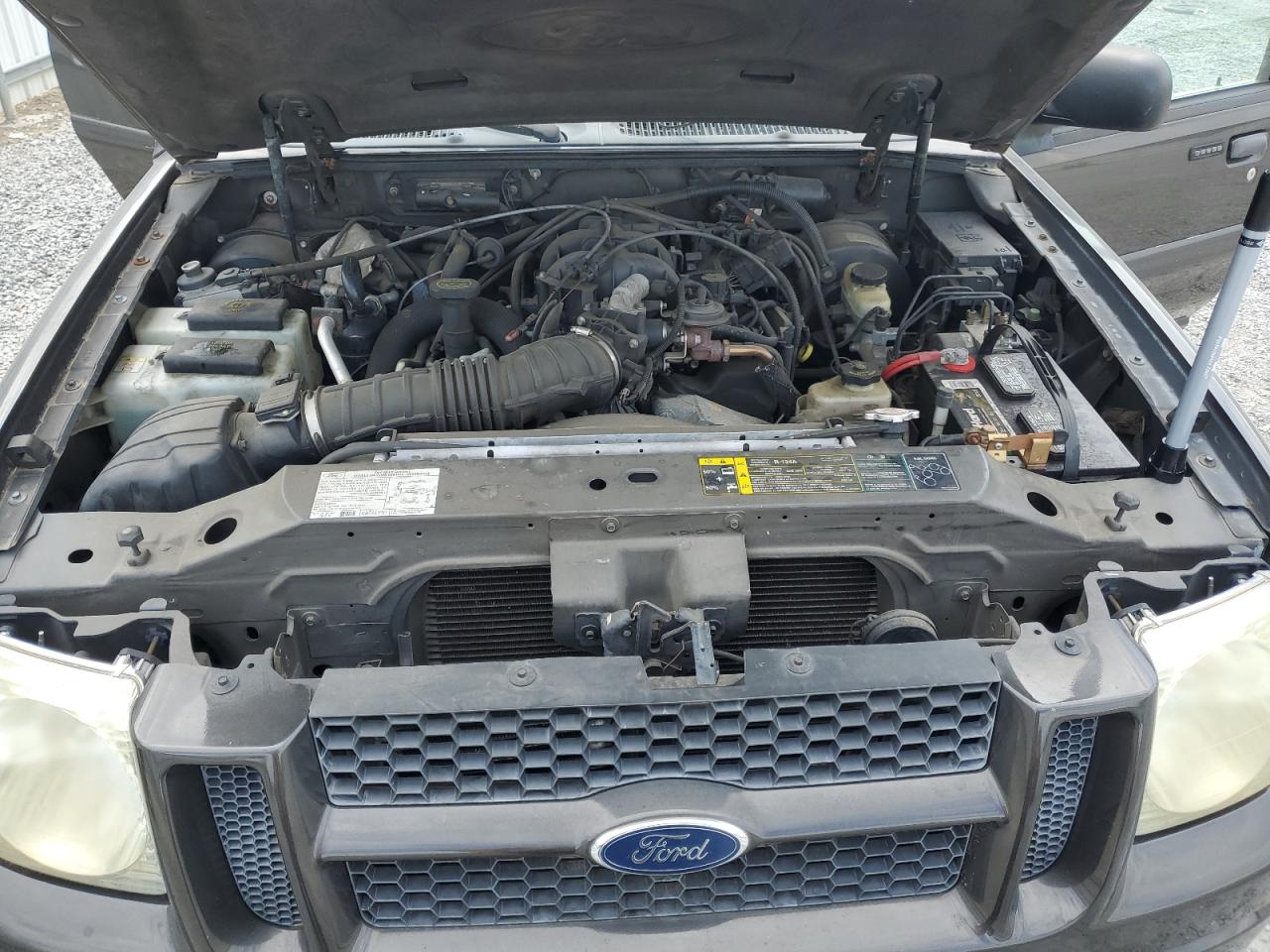 1FMZU77K55UB31853 2005 Ford Explorer Sport Trac
