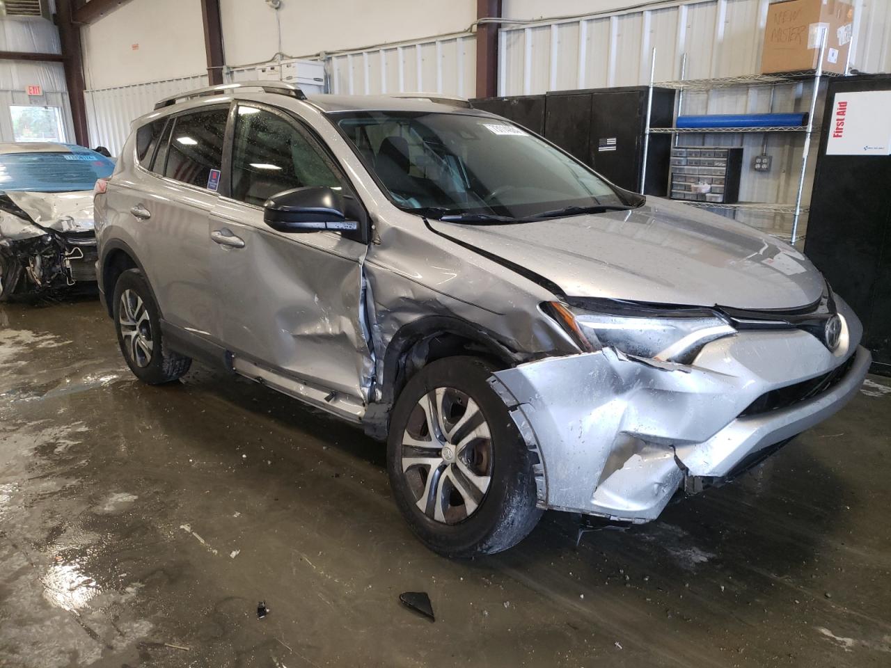 2017 Toyota RAV 4 - Image 4