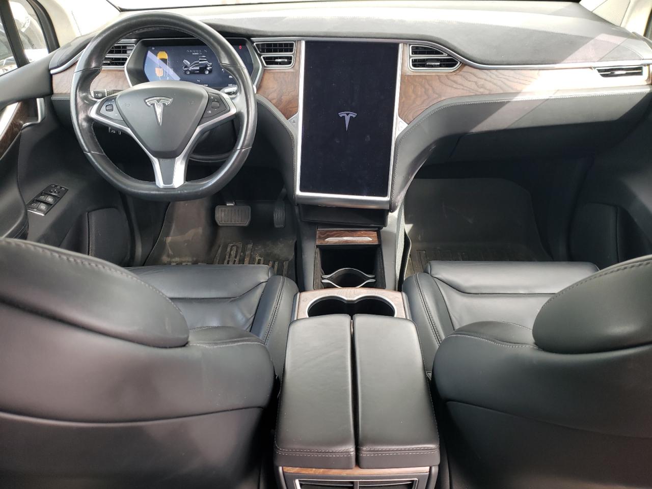 2017 Tesla Model X VIN: 5YJXCAE21HF044382 Lot: 70208134