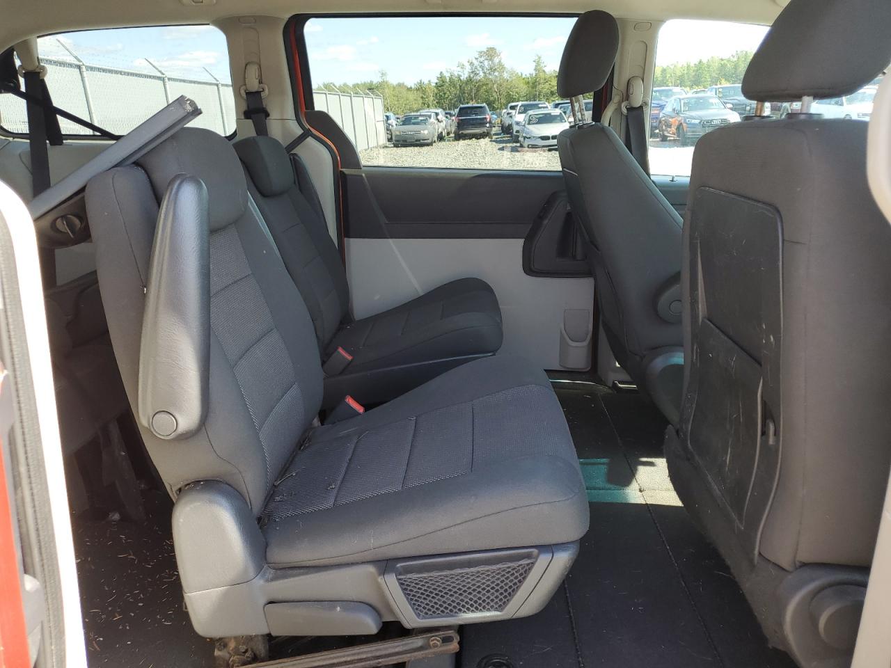 2008 Dodge Grand Caravan Se VIN: 2D8HN44H08R812882 Lot: 69403704