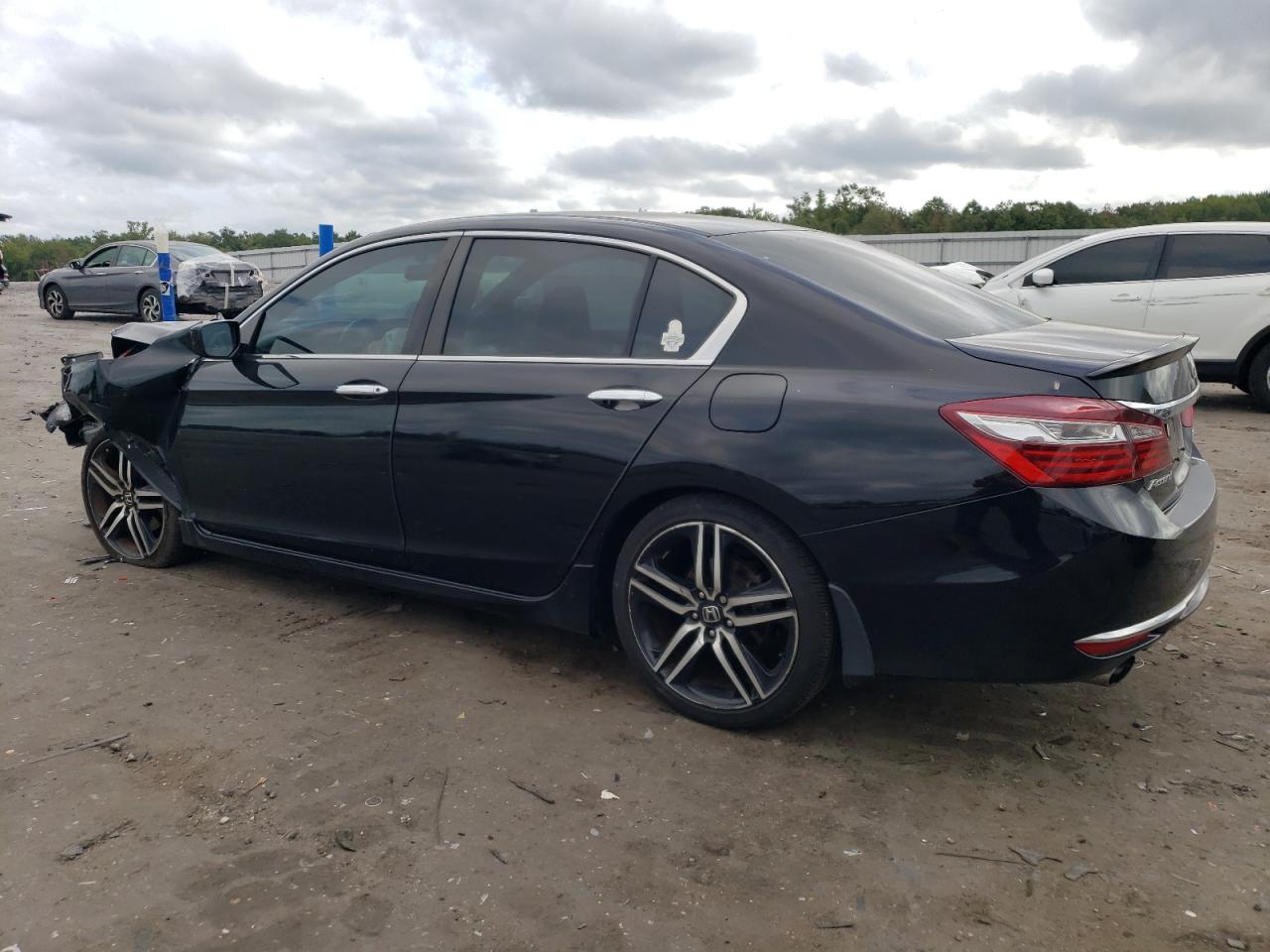 1HGCR2F57HA026264 2017 HONDA ACCORD - Image 2