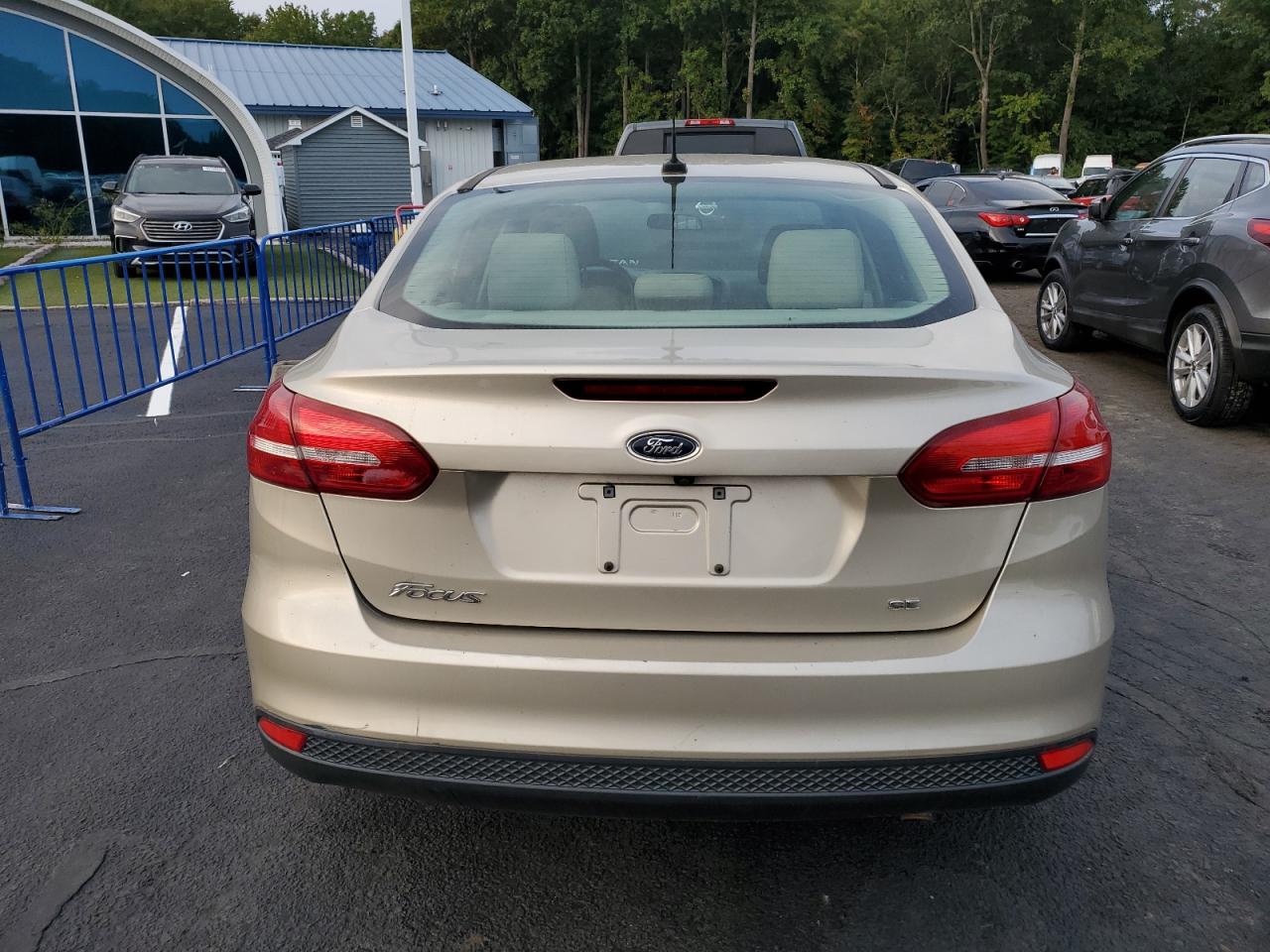 1FADP3F28JL288976 2018 Ford Focus Se