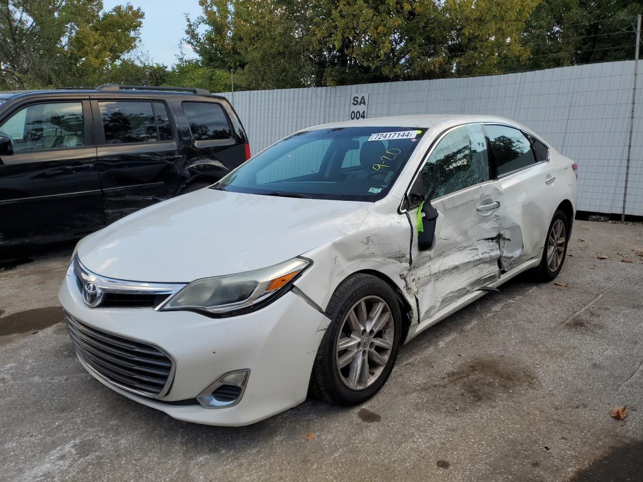 2013 TOYOTA AVALON