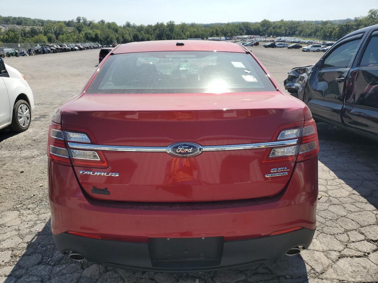 1FAHP2E88FG183601 2015 Ford Taurus Sel