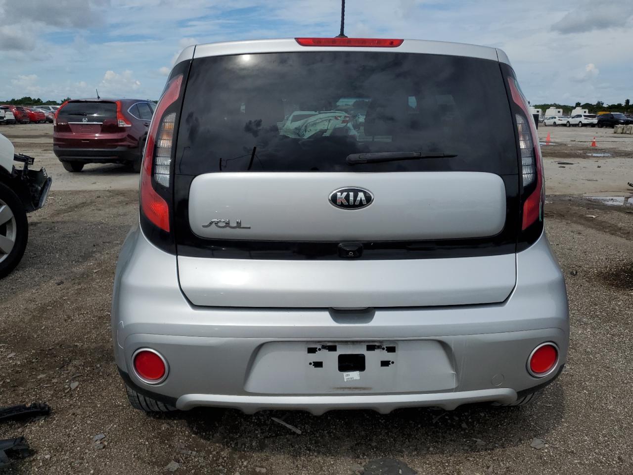 KNDJP3A54H7450572 2017 Kia Soul +