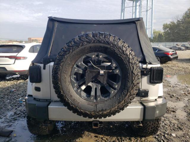  JEEP WRANGLER 2012 Srebrny