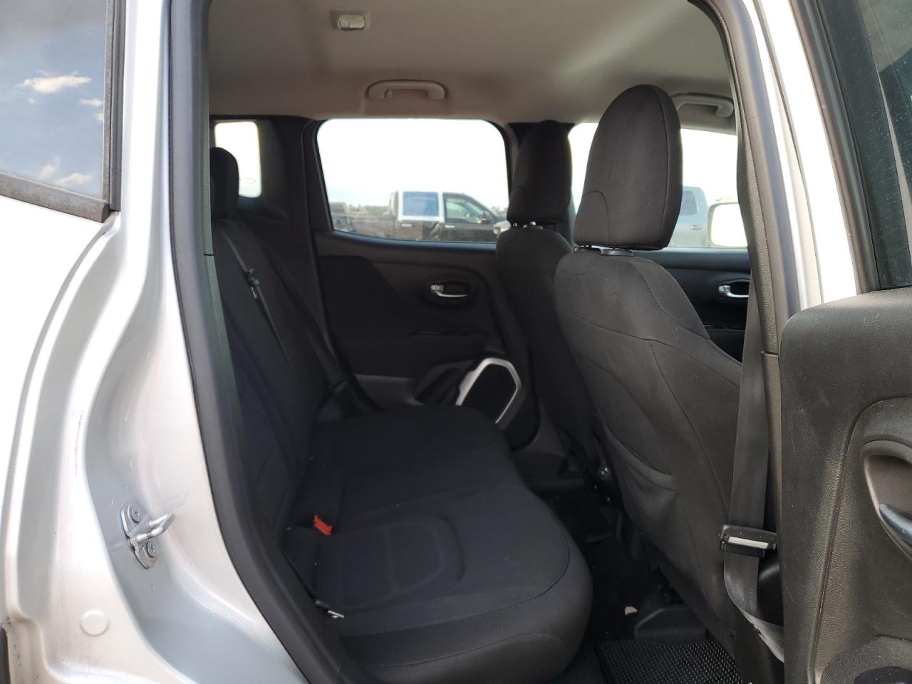 ZACCJABB9JPJ70395 2018 Jeep Renegade Latitude