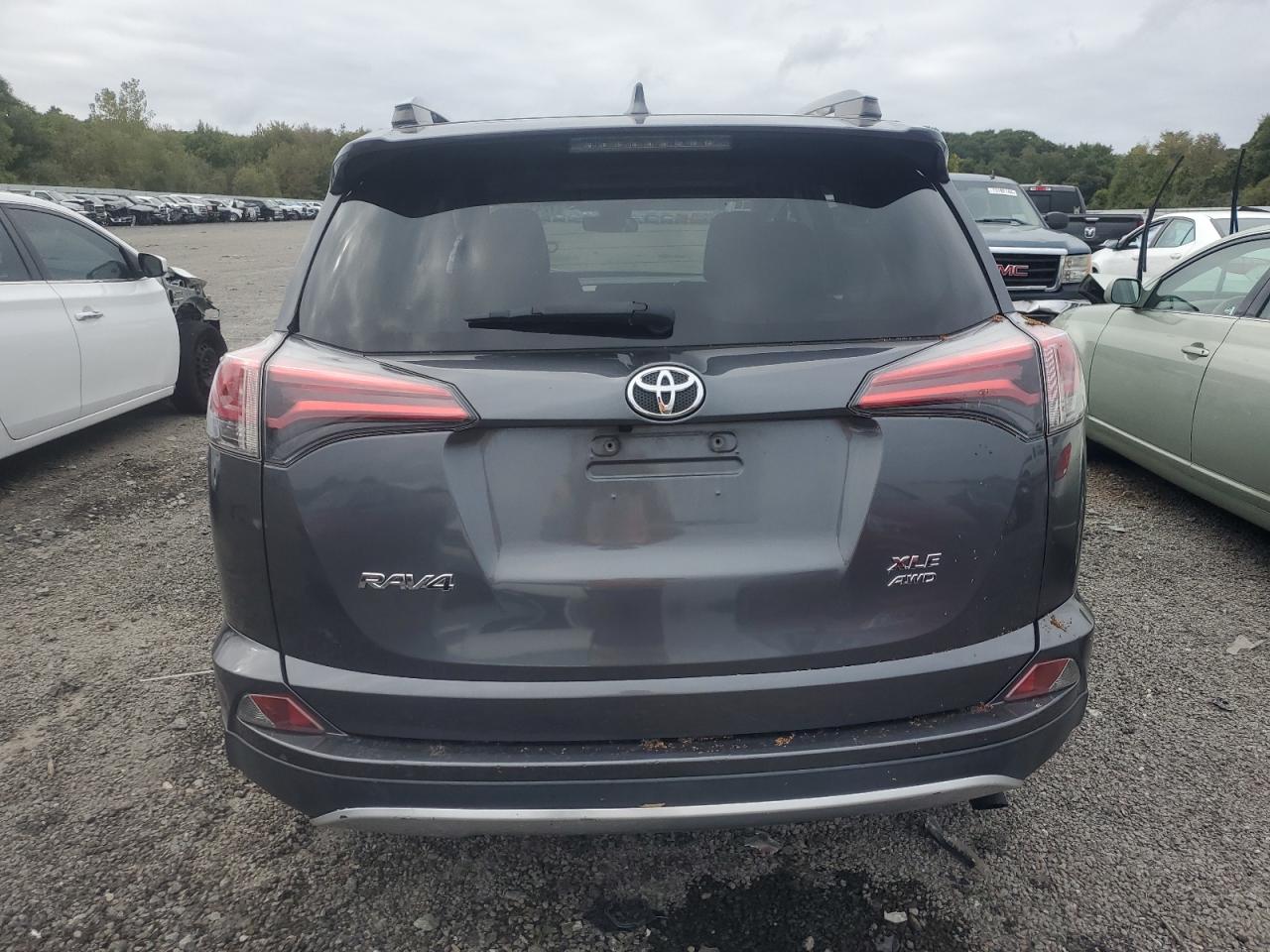 2017 Toyota Rav4 Xle VIN: JTMRFREV8HD220067 Lot: 72435094