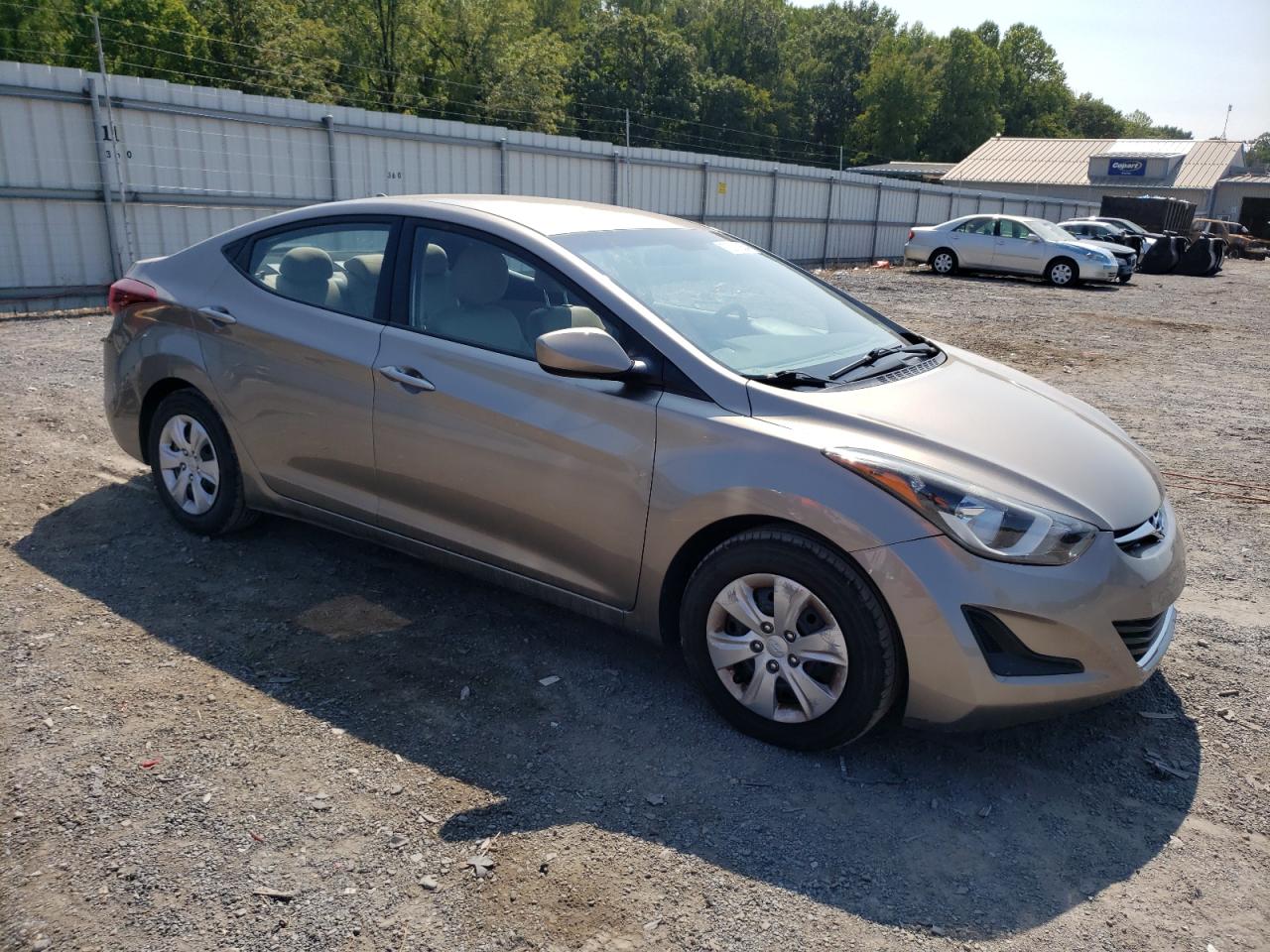2016 Hyundai Elantra - Image 4