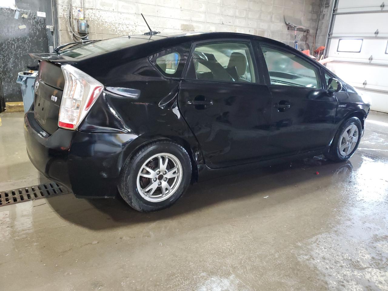 2011 Toyota Prius - Image 3