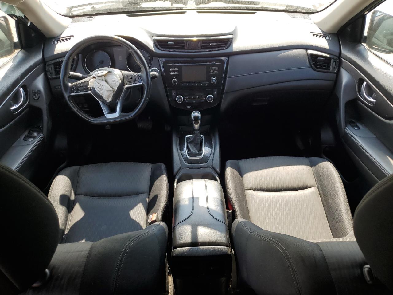 2017 Nissan Rogue - Image 8