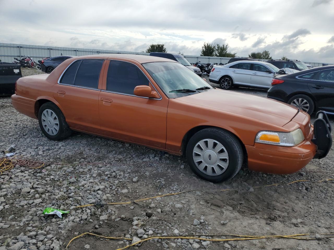 2009 Ford Crown Victoria - Image 4