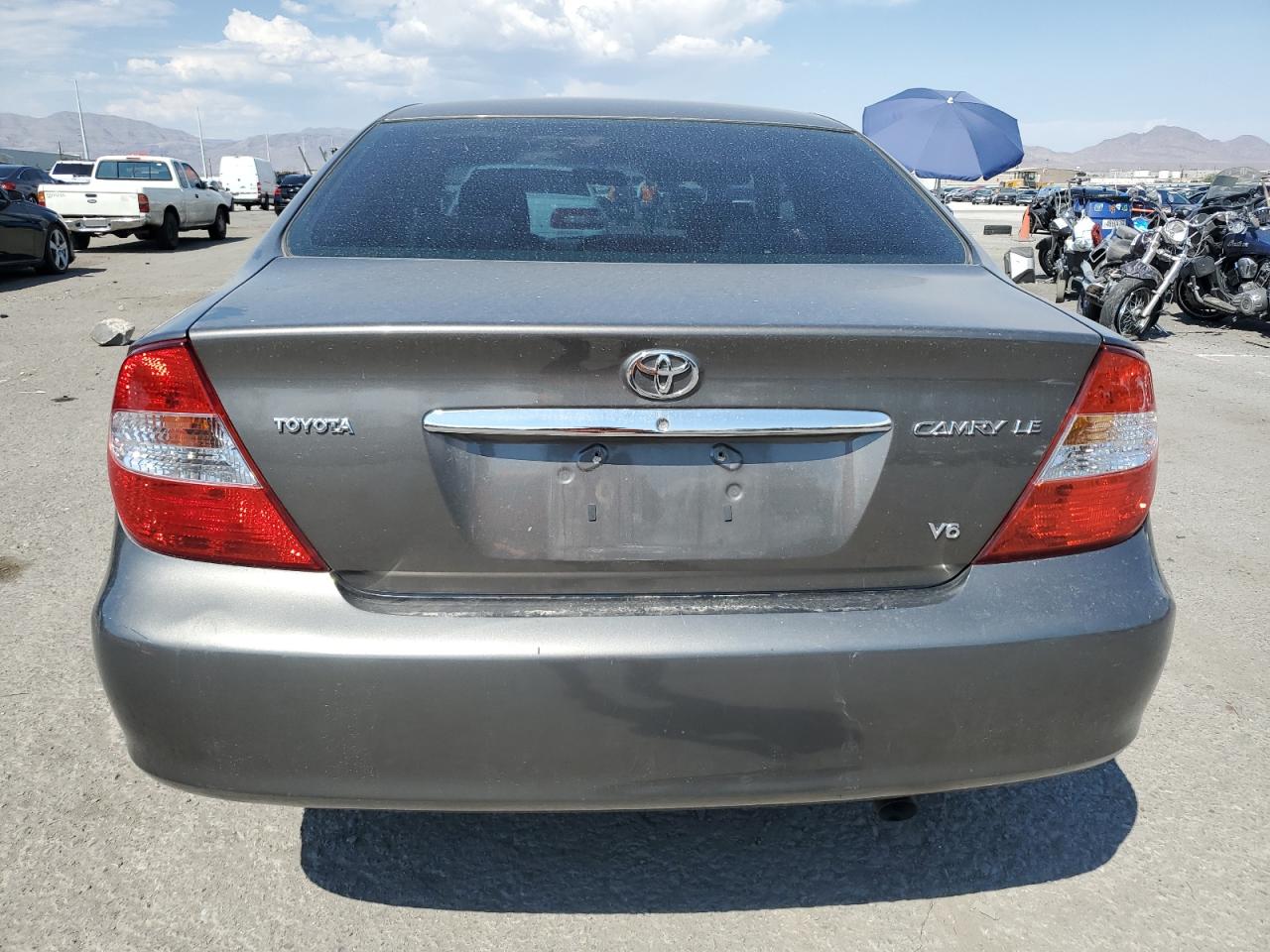 2002 Toyota Camry Le VIN: 4T1BF32K82U511213 Lot: 70813064