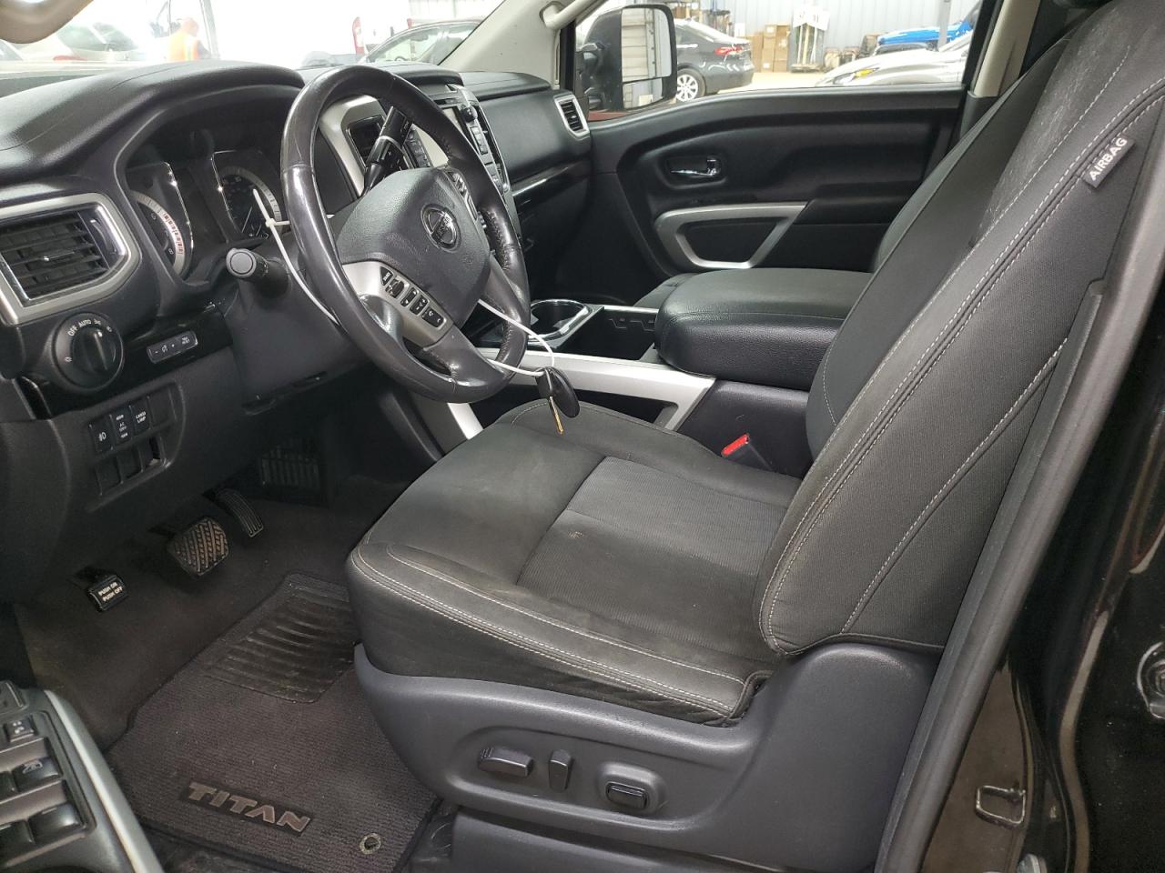 1N6AA1F22HN553230 2017 Nissan Titan Xd Sl