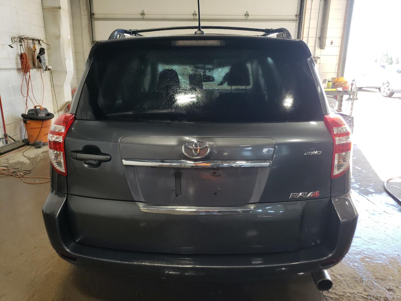 JTMRF4DV9B5040652 2011 Toyota Rav4 Sport