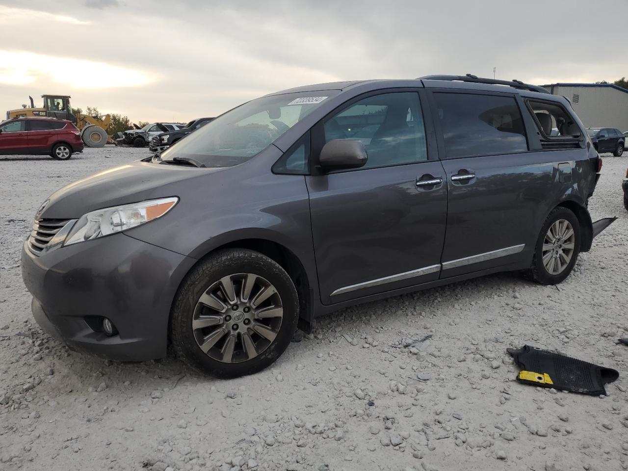 5TDDK3DC1FS094784 2015 TOYOTA SIENNA - Image 1