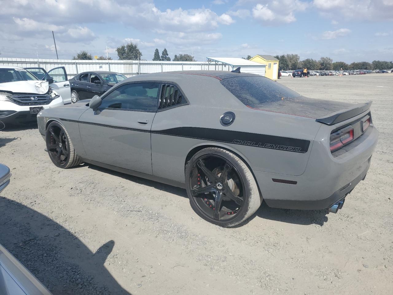 2C3CDZFJ6JH112034 2018 DODGE CHALLENGER - Image 2