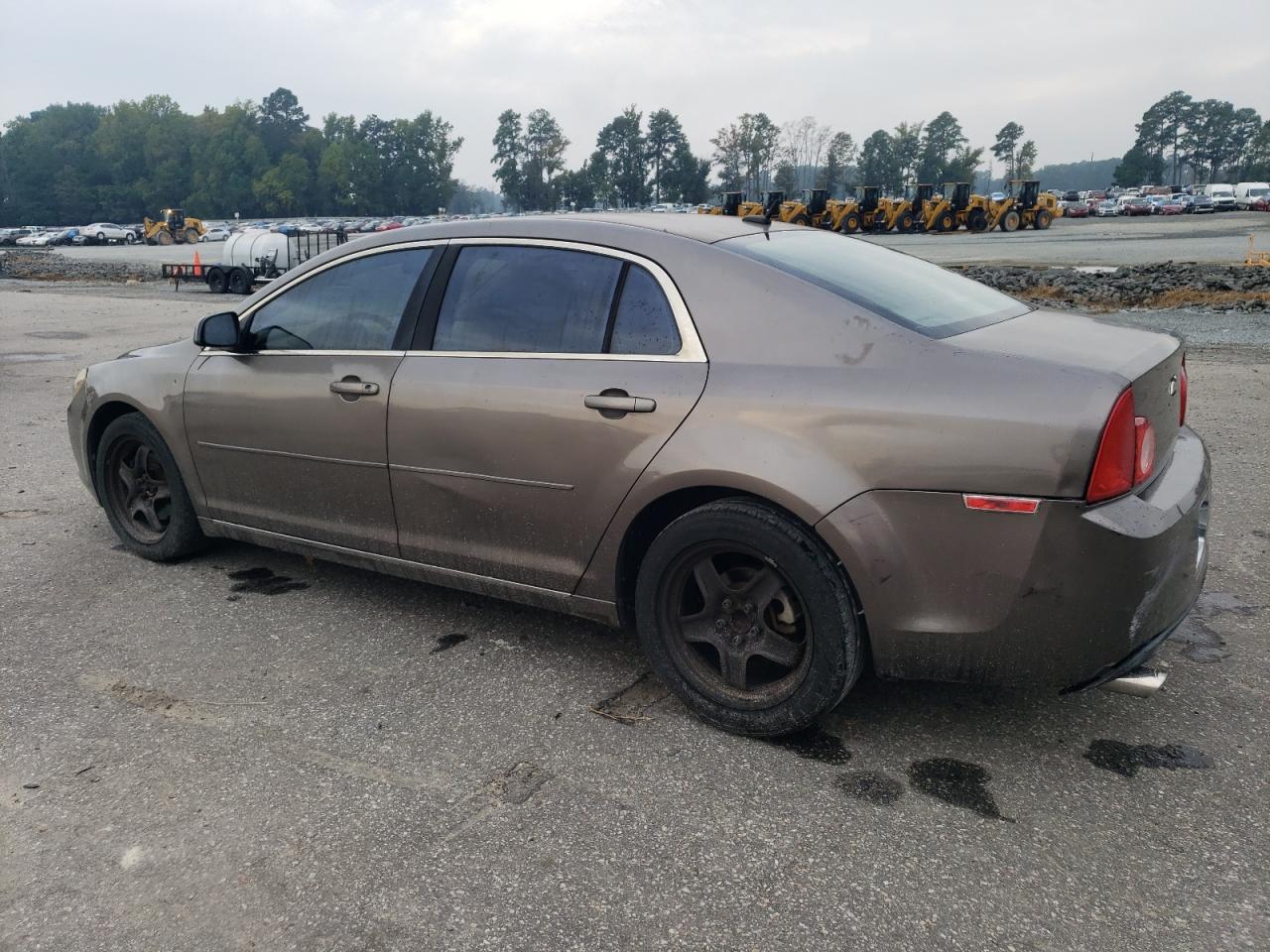 2011 Chevrolet Malibu - Image 2