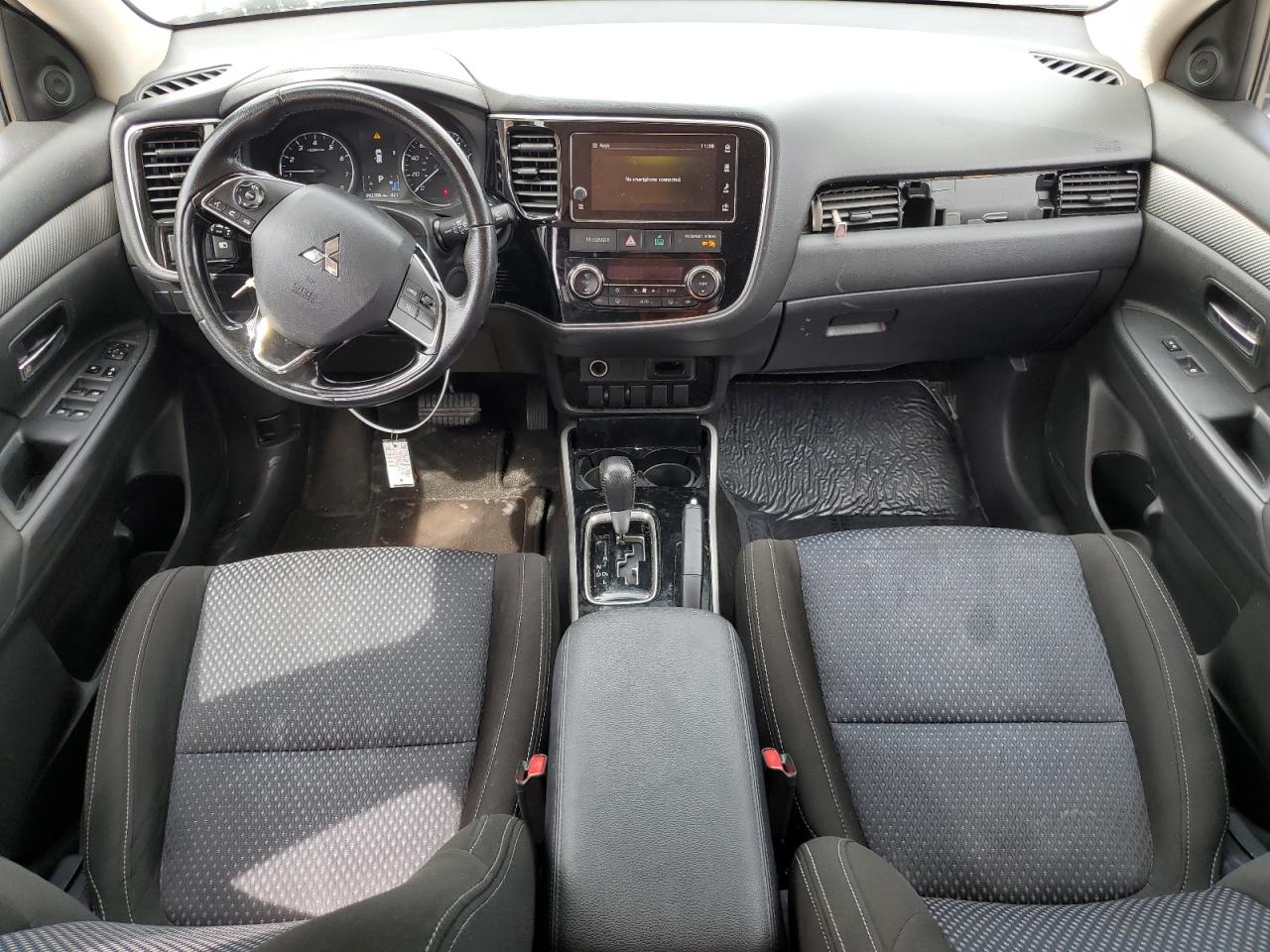 JA4AD3A37JZ037752 2018 Mitsubishi Outlander Se