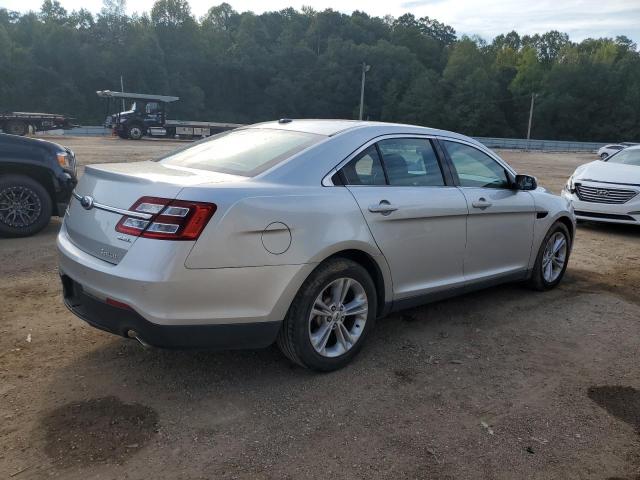 Седаны FORD TAURUS 2013 Белы